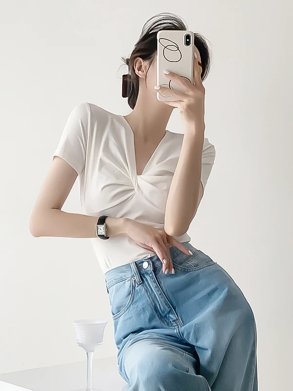 

Женская летняя футболка с V-образным вырезом и коротким рукавом, облегающая, сексуальная, открывающая ключицы, новый дизайн, сенсация 2023 года