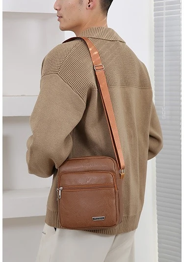 A New Minimalist Men's Outdoor Crossbody Bag, A Sporty and Casual Single-shoulder Bag, and A Multi-functional Trendy Small Bag