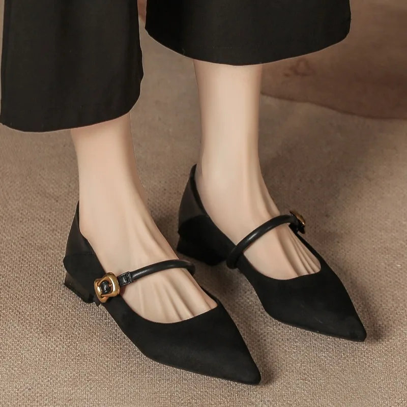 Damen Mary Jane Pumps Vintage Blockabsatz - close-up view