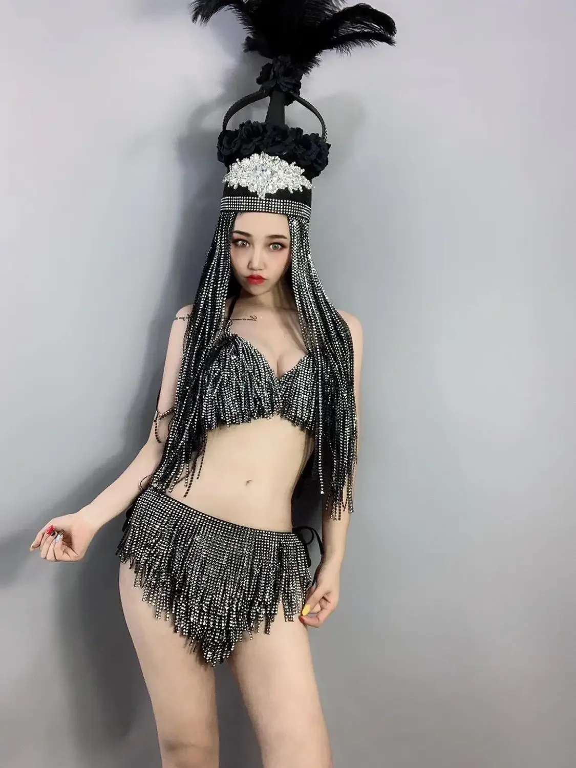 Srebrny, błyszczący strój bikini z frędzlami, seksowny kostium sceniczny dla DJ-a, piosenkarza, tancerki, na imprezę w klubie nocnym, barze, rave'u, strój do tańca gogo.