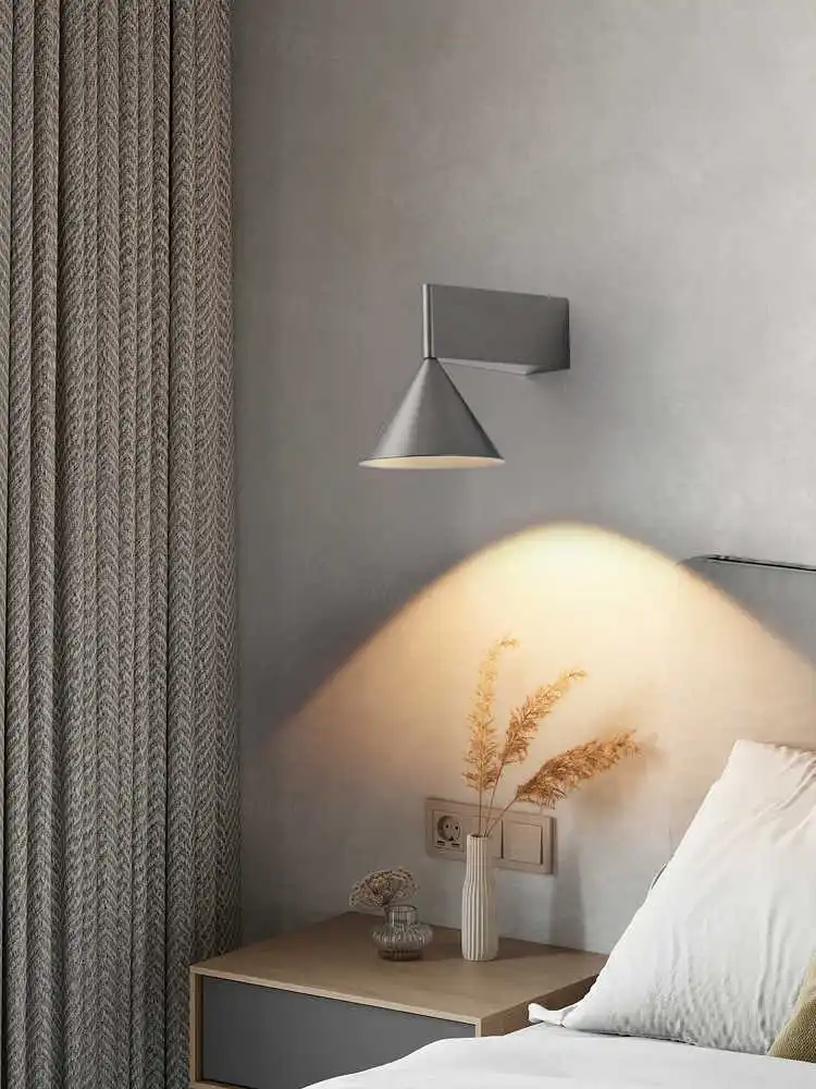 Włoska minimalistyczna aluminiowa stożkowa geometryczna lampa ścienna do sypialni, ciepła lampa ścienna do salonu, jadalni, korytarza i przedpokoju. — 2
