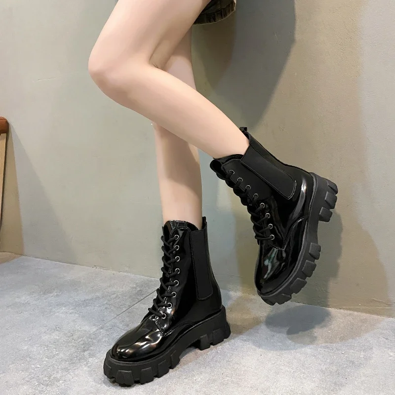 2025 New Fashion Thick Sole Thick Heel Women's Boots Large Size Women's Shoes Black Platform Sole Small Short Boots