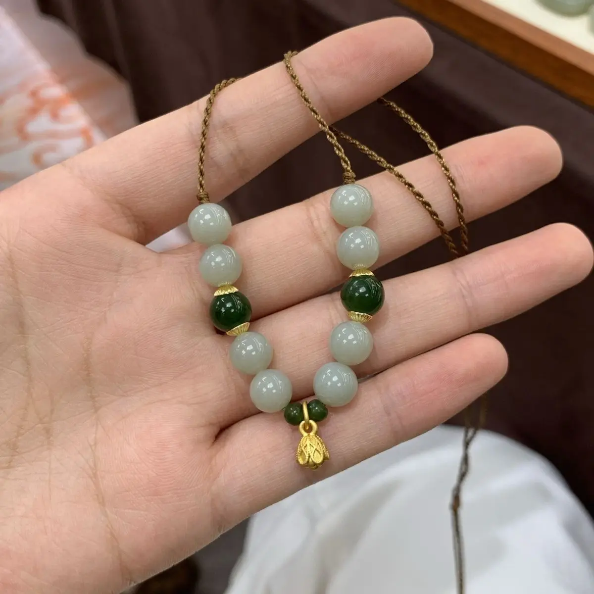 Ran Hetian jade smile chain, mixed material jasper 8mm round bead collarbone necklace, niche light luxury temperament neck jewel