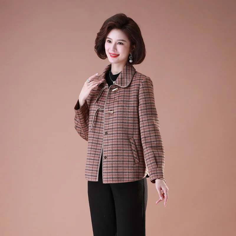 

Autumn and winter coat mother's new foreign-style plaid woolen coat short new Chinese-style middle-aged and elderly women's