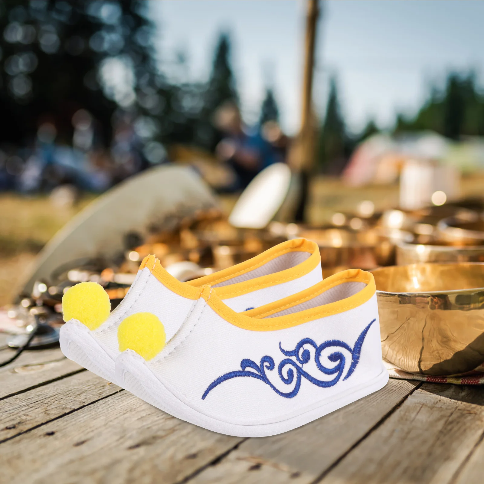 1Pair Buddhist Fabric Shoes Women Embroidered Ethnic Shoes Auspicious Cloud Footwear Buddhist Costume