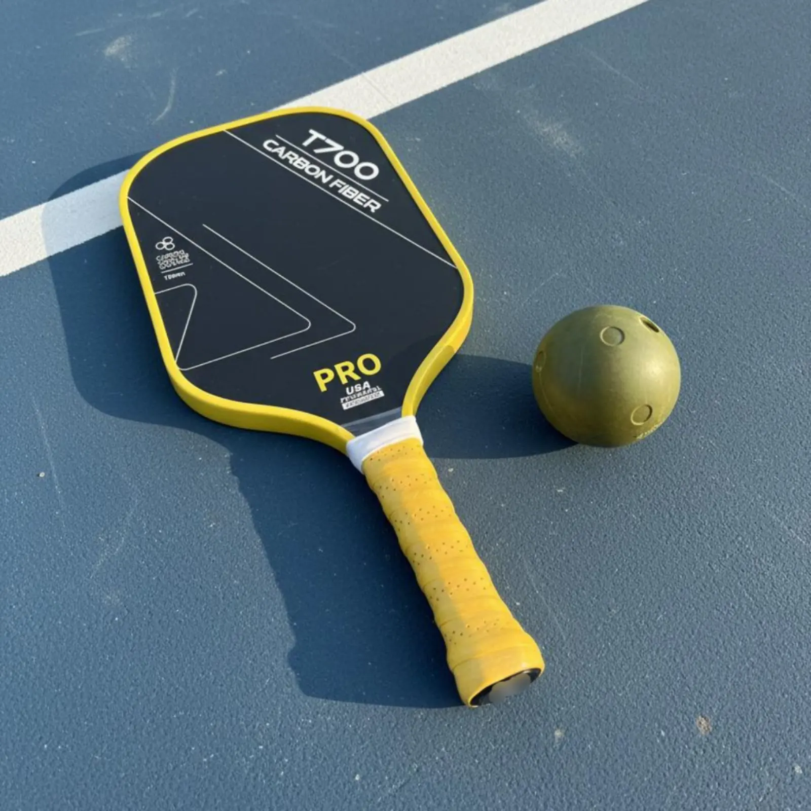 

Matte Carbon Pickleball Racket Professional 16mm Pickleball Paddle Sports Gear Rotation Control Comfortable Grip for Competition