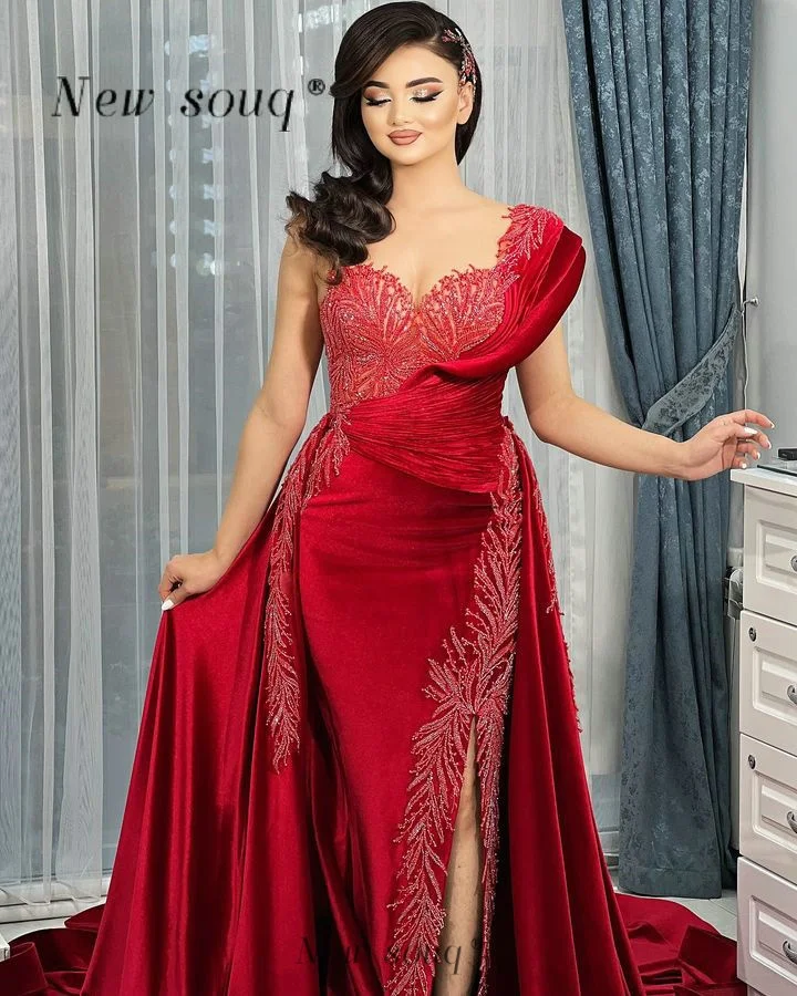 Customized 2025 Arabic Burgundy Velvet Evening Dresses with Detachable Overskirt Formal Occasions Wedding Dinner Party Gowns