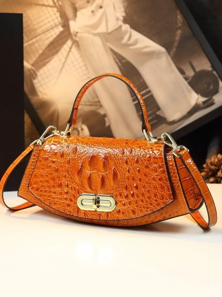 2026 New Crocodile Pattern Leather Shoulder Bag Stylish Large Capacity Crossbody Bag for Middle-Aged Women Fashionable Sensation