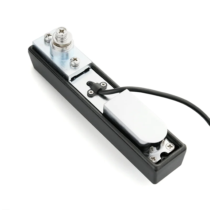 التحكم عن بعد تطبيق الهاتف المحمول يفتح قفل إلكتروني لخزانة الشبكة