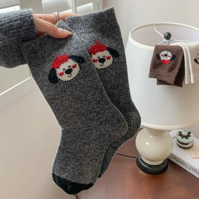 Damensocken, japanischer süßer Cartoon-Hund, roter Hut, Kawaii, Harajuku, mittlere Röhrensocken, Winter, warm, verdickt, weiche Wollsocken für Mädchen