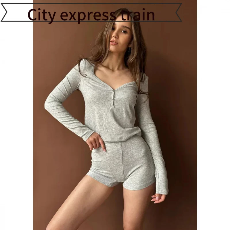 

Сексуальный домашний комплект: топ с воротником на пуговицах и шорты из хлопка, приталенный крой, с длинными рукавами