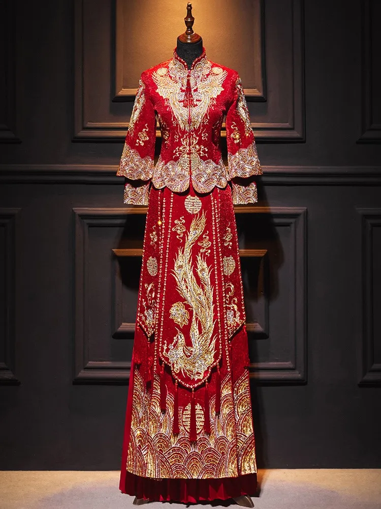 

The bride's new wedding dress large-sized dragon and phoenix gown Chinese-style toasting
