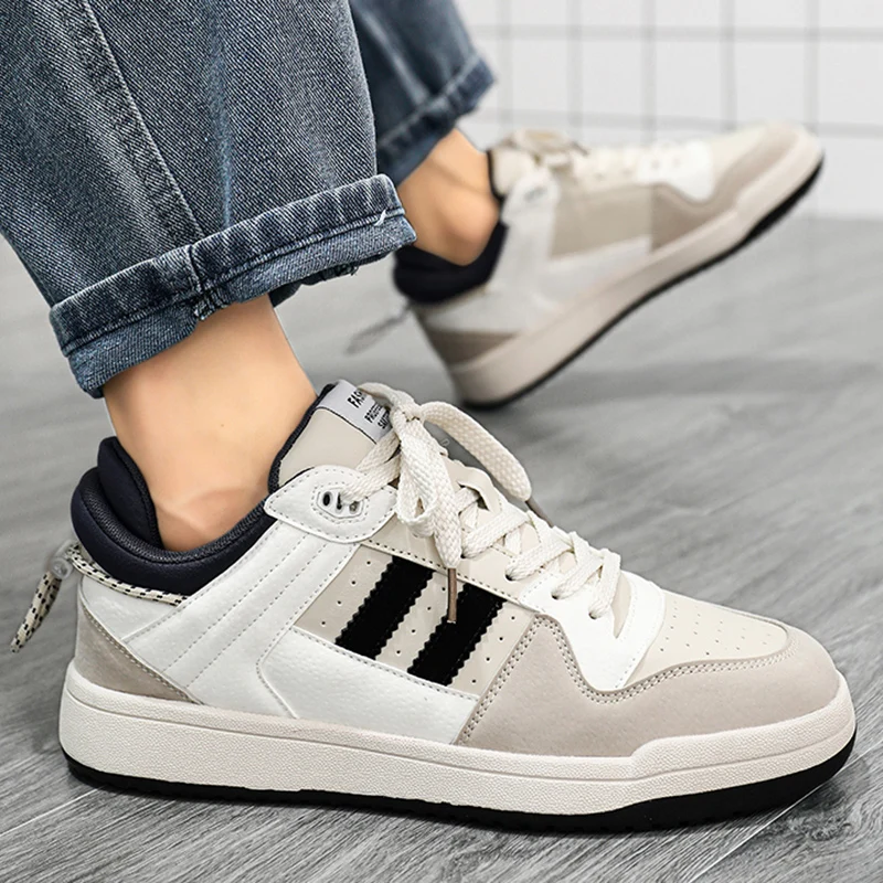 

Мужские повседневные кроссовки простого дизайна, кроссовки на плоской подошве для скейтборда, уличные кроссовки, теннисная спортивная обувь для бега, удобные кроссовки на шнуровке