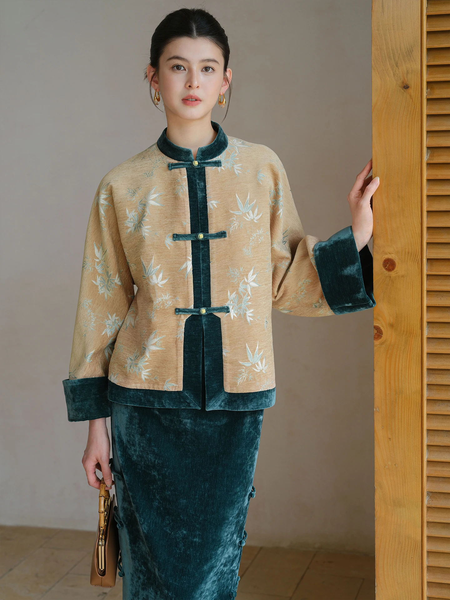 

ChuCheni женский комплект с цветочной вышивкой в стиле ретро, зимний новый свободный крой, длинное пальто свекру ор со юбкой