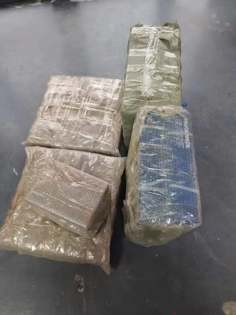 ل WEICHAI WP10.380E22 محرك Sinotruk HOWO أجزاء شاحنة قلابة WP10 التلقائي التوتر عجلة حزام الموتر بكرة 612640060116 #2