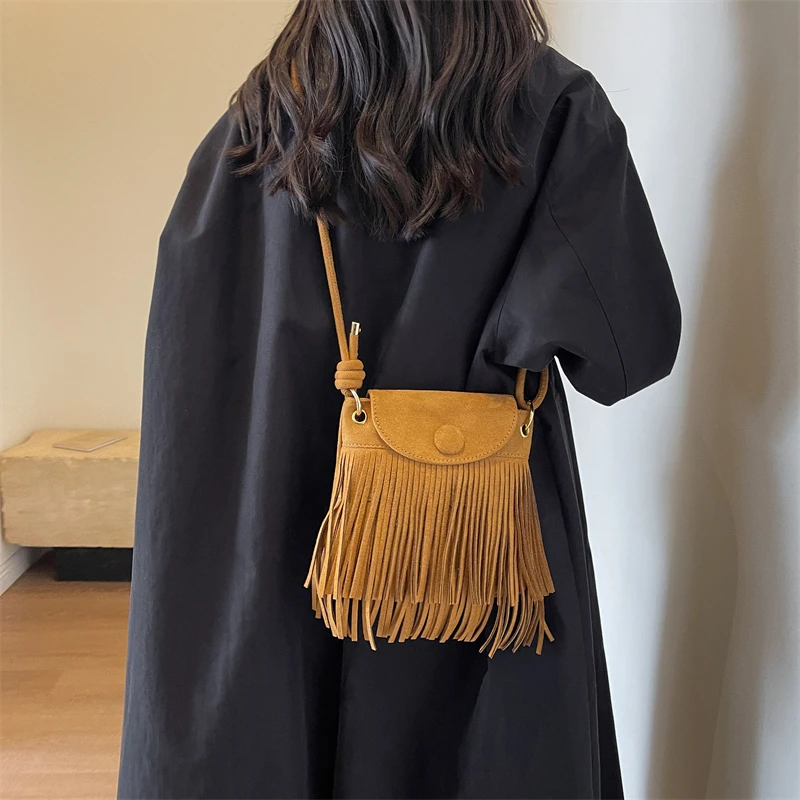 Hot Selling Bohemian Style Tassel Women\'s Shoulder Bag Retro Suede Frosted Crossbody Bag Fashionable Versatile Commuting Bag