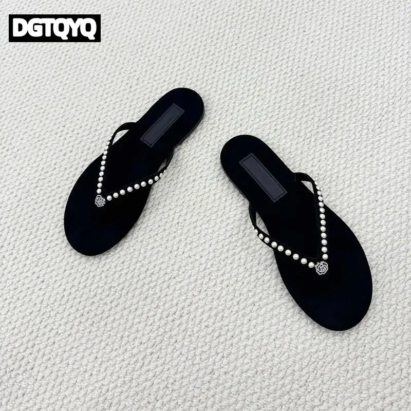 Pearl Flat Sandals Women's Outdoor Wear 2026 New Summer Versatile Velvet Surface Buckle Toe Flat Bottom Beach Cool Flip-Flops