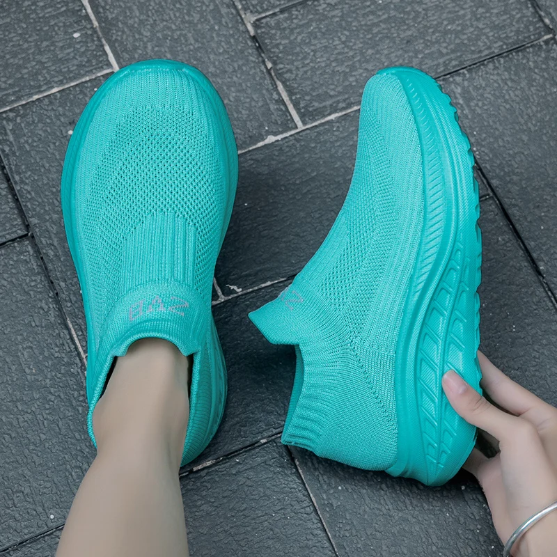 Letnie nowe siatkowe oddychające duże rozmiary codzienne buty dla osób starszych buty dla mam skarpetki buty damskie