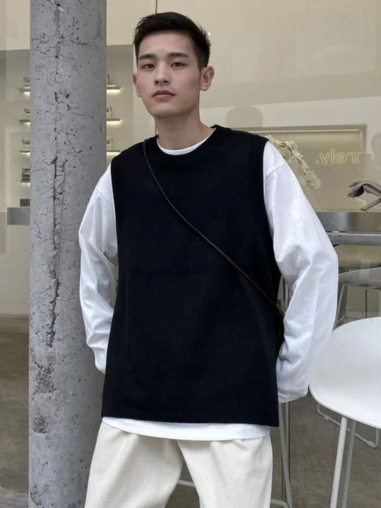 Knitted Sweaters for Men Crewneck Black Man Clothes Sleeveless Vest Waistcoat Round Collar Slit Sheap Knitwears Korean Autumn X