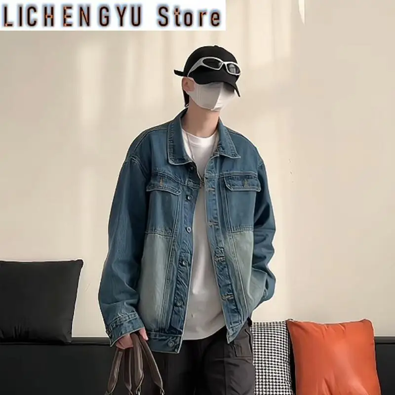 

Новые тенденции подходят на весну и осень. Мужские джинсовые куртки. Повседневная рабочая одежда. Джинсовая молодежная модная верхняя одежда трехмерного кроя.