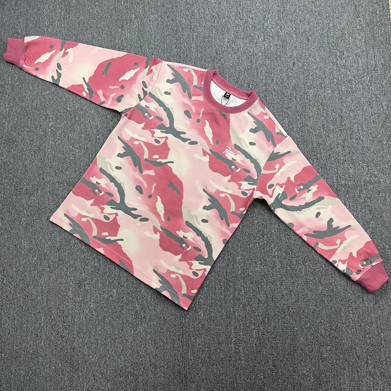 25ss جودة عالية باتا الأحمر التمويه قصيرة الرجال النساء الشارع أزياء السببية نمط جولة الرقبة البلوز