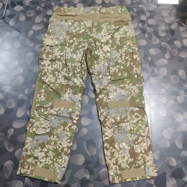 Nowy zestaw taktycznych kombinezonów myśliwskich z żabą Snow Camo / Flecktarn Camo G3 jest dostępny w niestandardowych kolorach