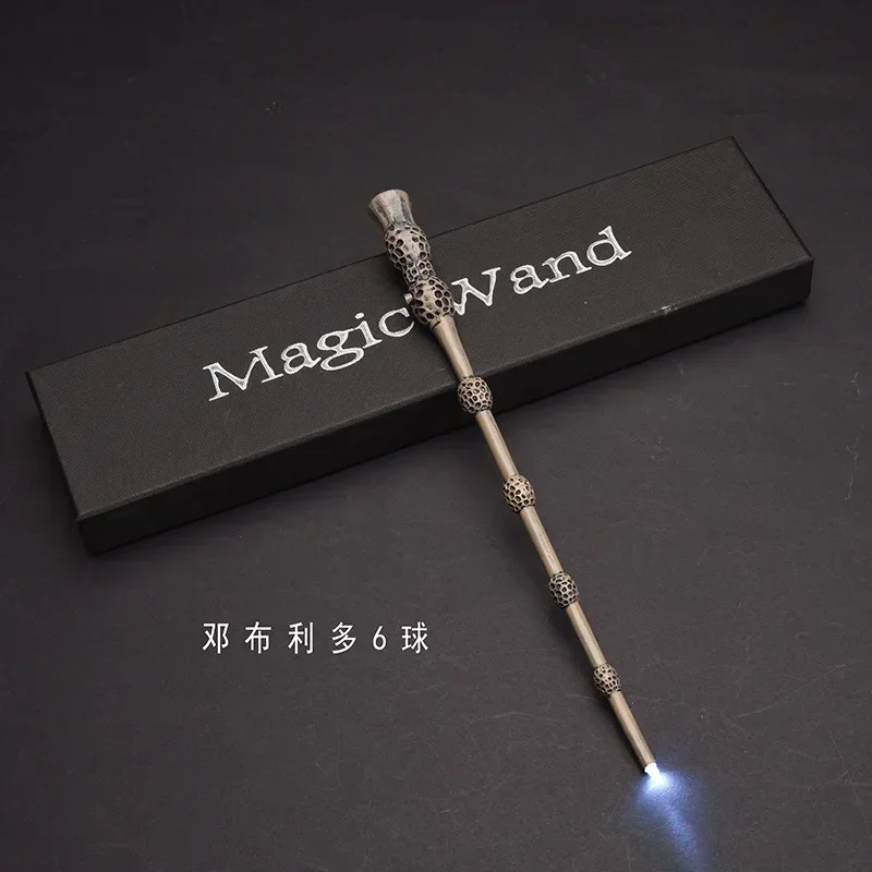 Harry Potters leuchtender Zauberstab, die Hogwarts-Zauberstab-Serie und Hermine Grangers Zauberstab sind Rollenspiel-Requisiten für Zauberer. – Detail 28