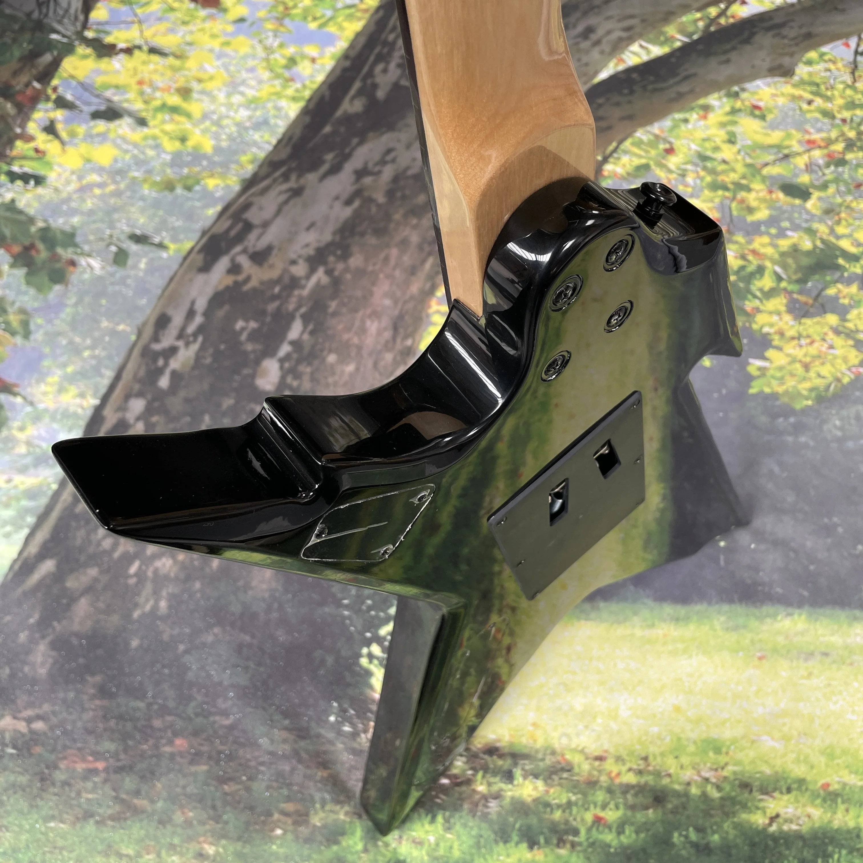 حار بيع الماهوجني الأزرق الغيتار الكهربائي 6 سلاسل القيثارات الأجهزة السوداء الغيتار