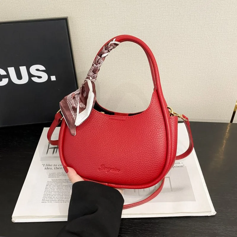 

Классическая женская сумка через плечо из кожи премиум-класса с несколькими карманами и надежной молнией, идеально подходит для путешествий и покупок