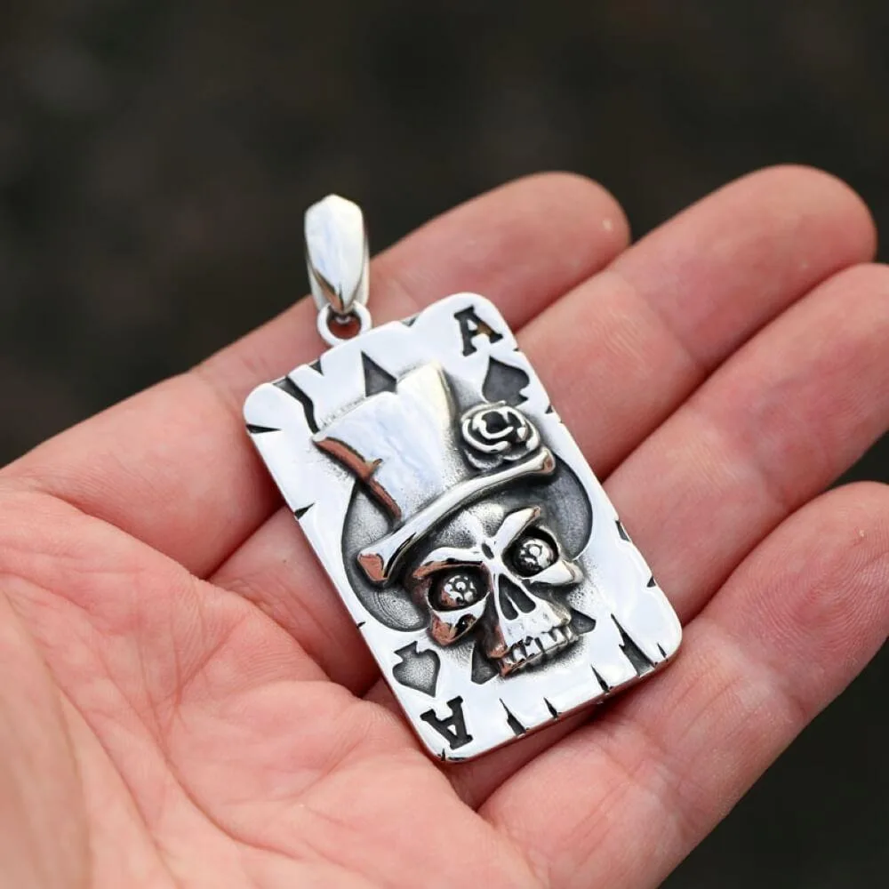 New Simple Retro Personality Trend Punk Hip-hop Rock Poker Spade Skull Men's Necklace Pendant Boy Party Pendant Gift Accessories