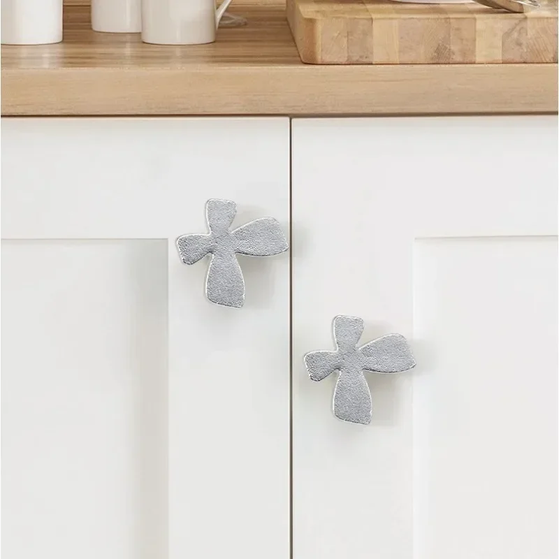 الأوروبية الإبداعية شخصية فراشة مقبض خزانة المواد النحاسية خزانة عالمية خزانة خذاء باب خزانة ملابس مقبض اليد #2