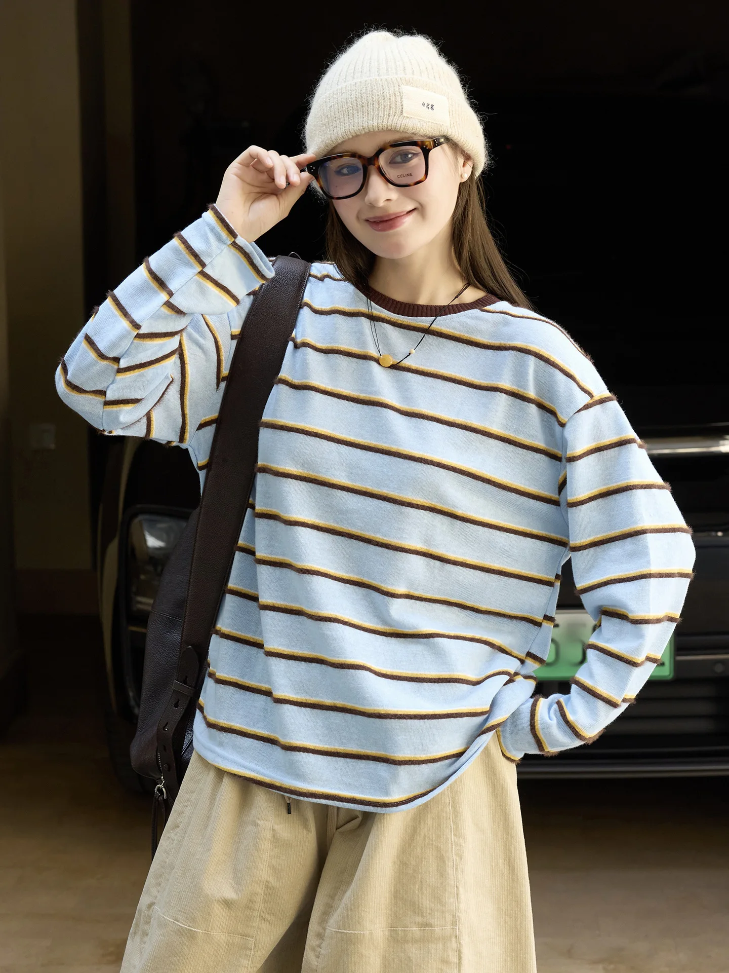 T-shirt a righe in peluche dal design allentato coreano nuovo autunno top casual dimagrante allentato per le donne