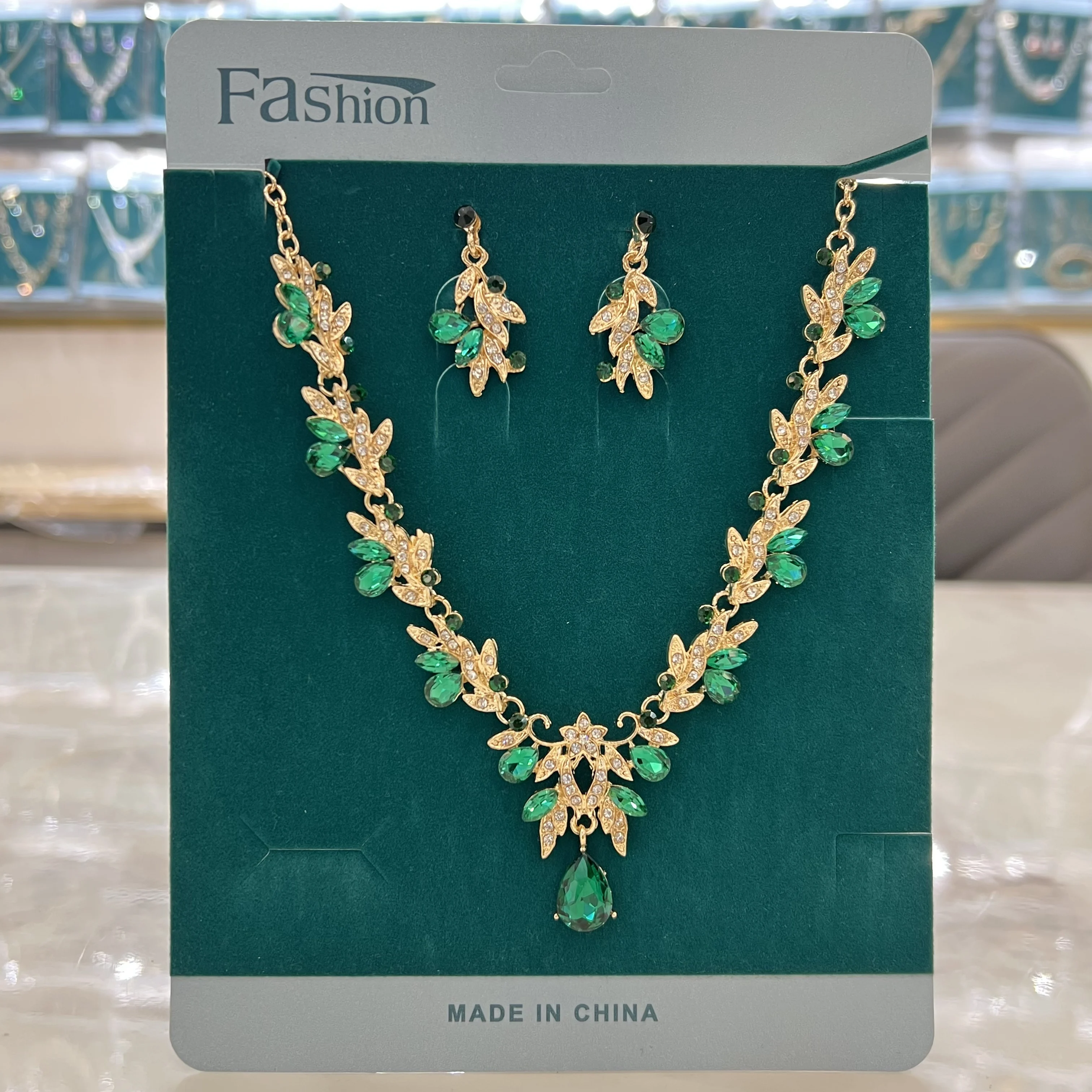 3PC Cross Mirror European and American Exaggerated Banquet Gemstone Necklace Earnail Set for Women\'s High End Retro Jewelry