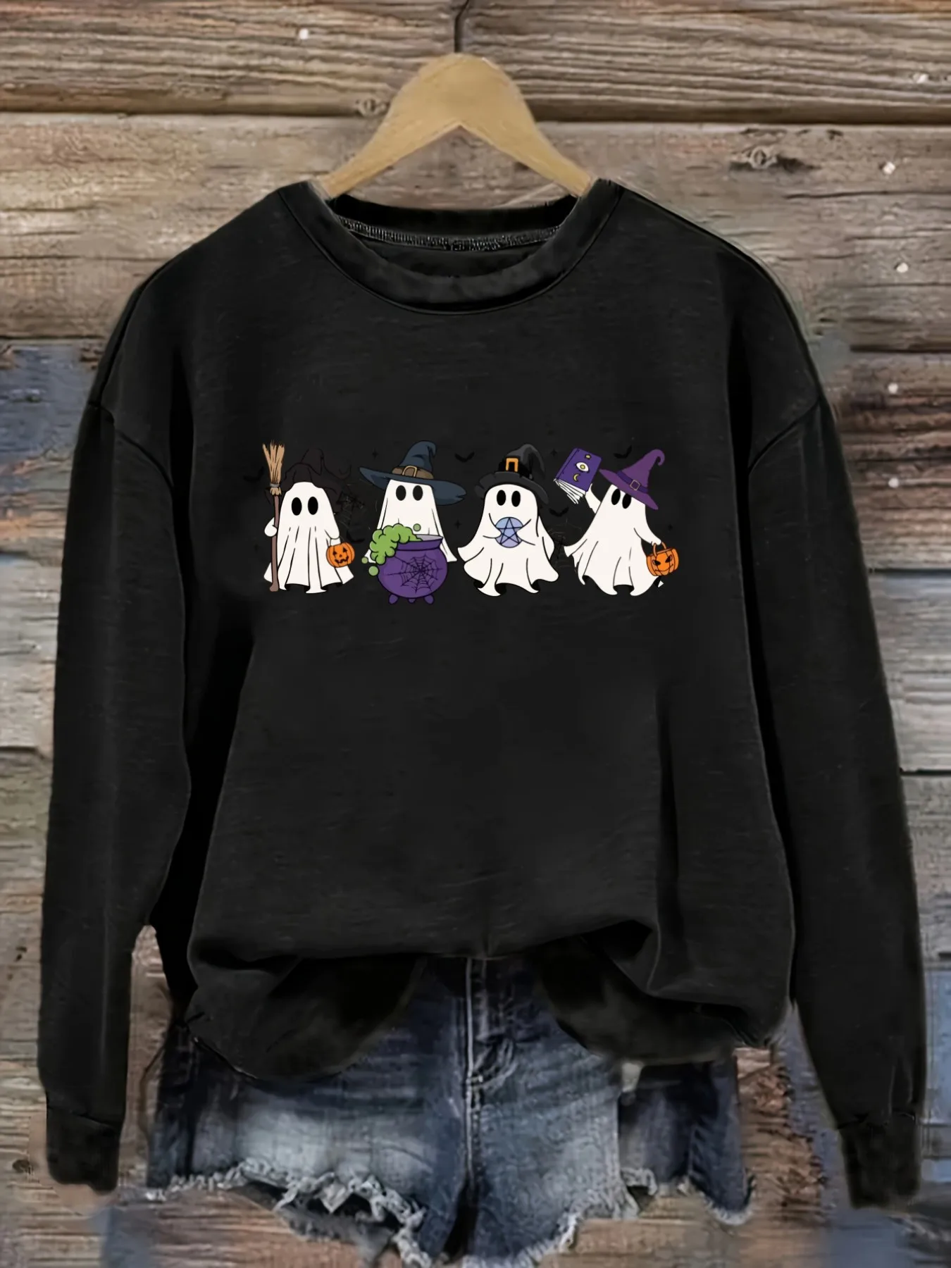 Women's Casual Long Sleeve Crew Neck T-Shirt Cute Halloween Ghosts Witch Print Design, Round Neck Women's Clothing, Machine Washable, Slightly Elastic, Loose Fit, Spring Autumn Winter Women's T-Shirt, Halloween Costume Outfit