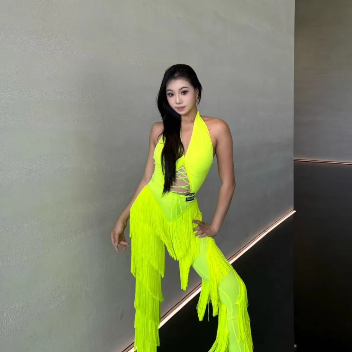 

New Latin Dance Clothing Practice Clothing Female Performance Clothing Competition Clothing Fringed Pants Halter Top Cha Cha
