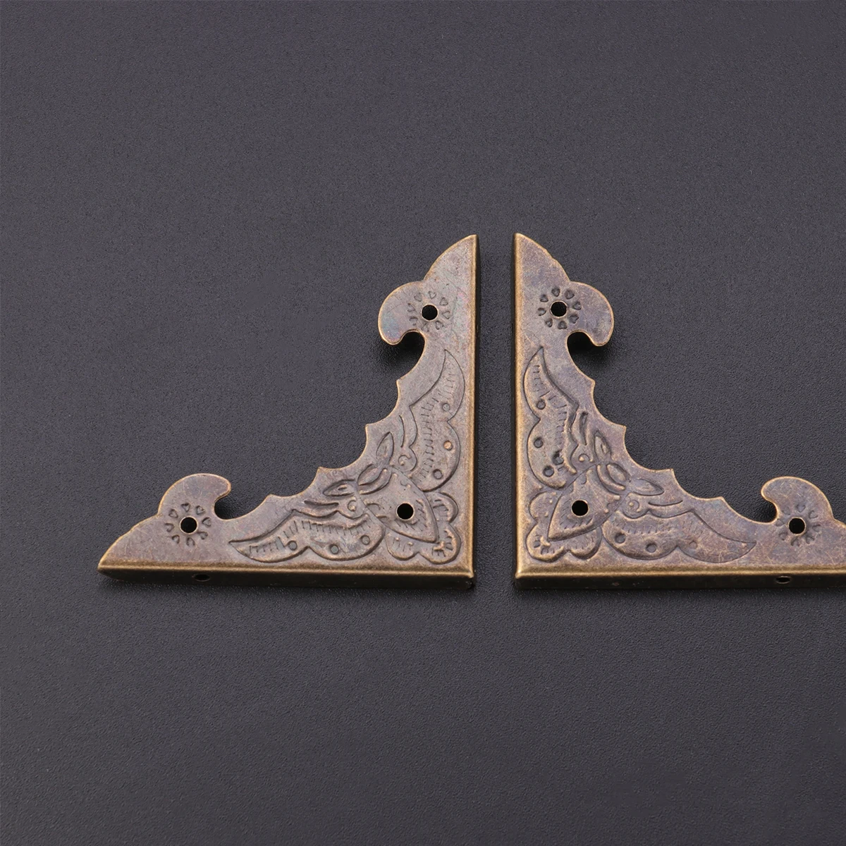 

4 Pcs Corner Protector Tin Box Wood Box Wrap Corner Wrap Elegant Retro Jewelry Case Wood Protective Angle