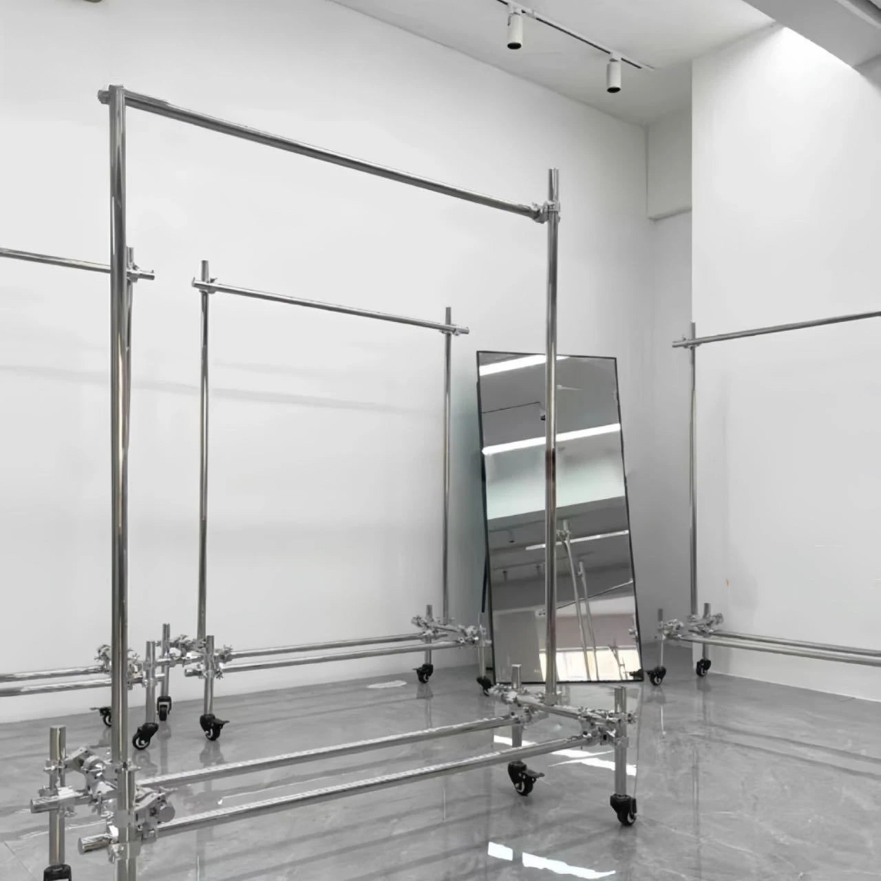 

Clothing store display rack scaffolding floor type removable middle island rack stainless steel industrial wind display rack