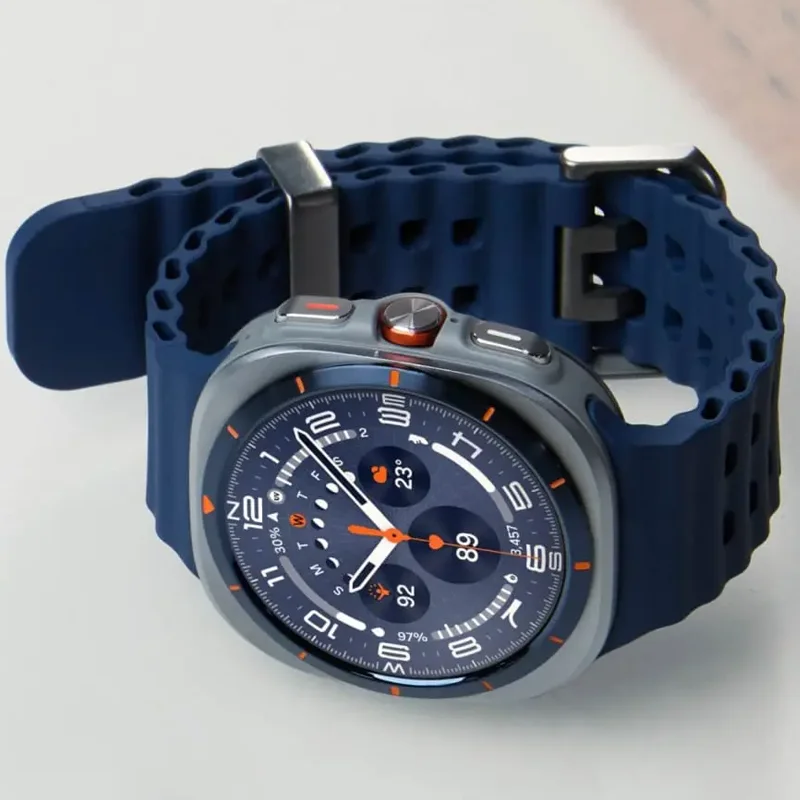 Samsung Galaxy Watch Ultra Montre intelligente 2025 Nouveau