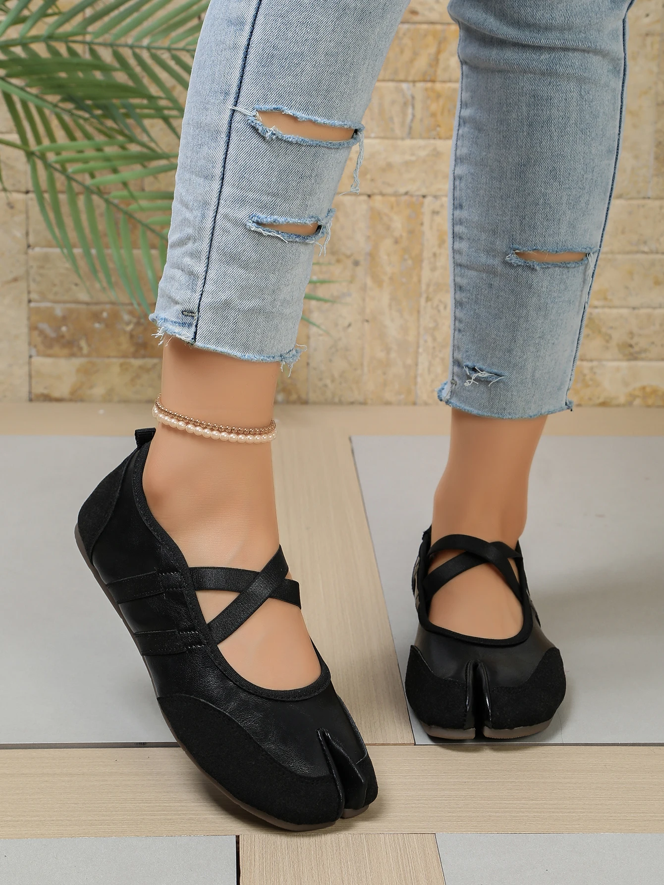 Flache Schuhe mit Kreuzriemen für Damen, lässiges Modedesign, Mary Jane Schuh, Slip-on, geteilte Zehenpartie, Ballett-Trainer, Sommer 2026, elegant, neu – Detail 38