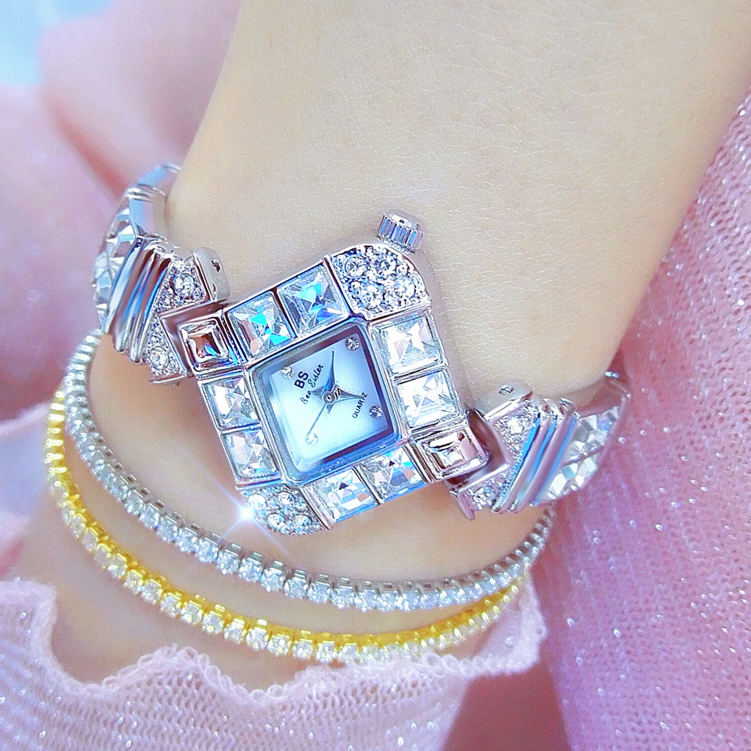 Creative Design Ladies Watches High Quality Diamond Rhinestone Bracelet Women Watch Fashion Simple Silver Quartz Wristwatch