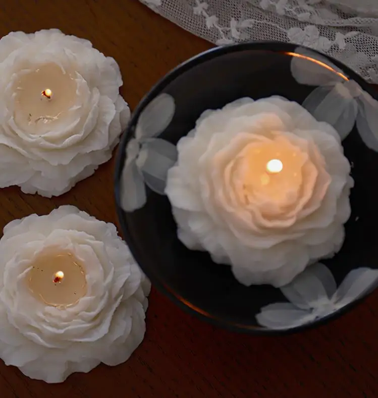 Fragrant candles, aromatherapy, romantic calming and sleep aid white gift