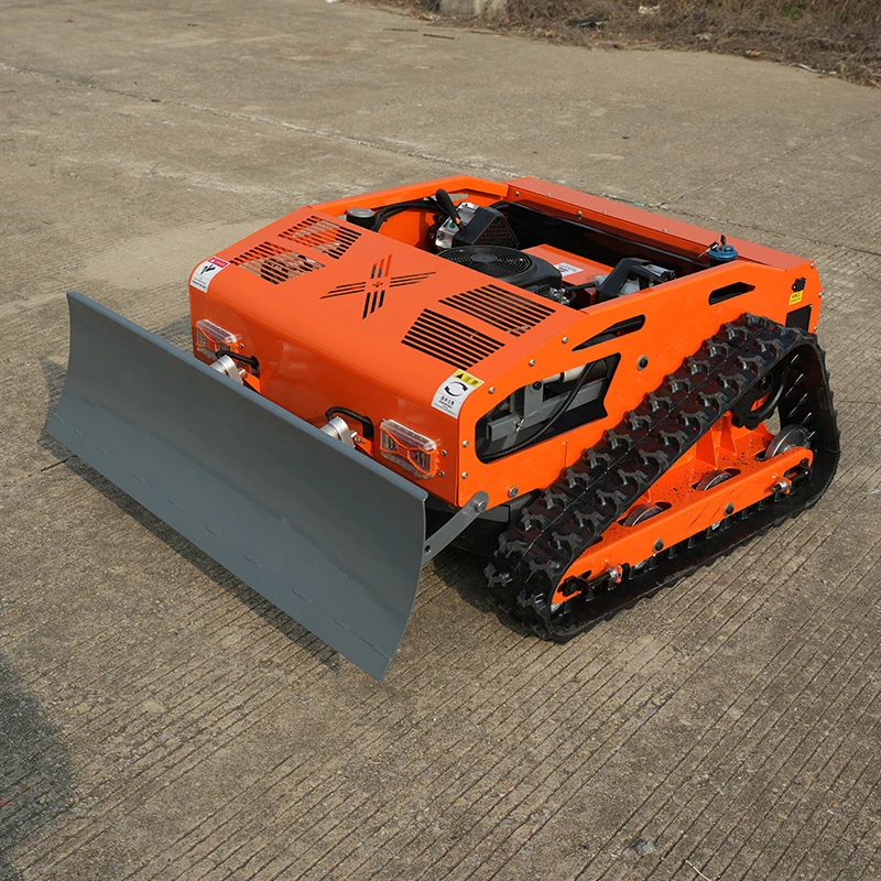 جزازة العشب الاحترافية ذاتية الدفع من Arctic -30 °   محرك C البارد وعجلات الثلج لجميع التضاريس
