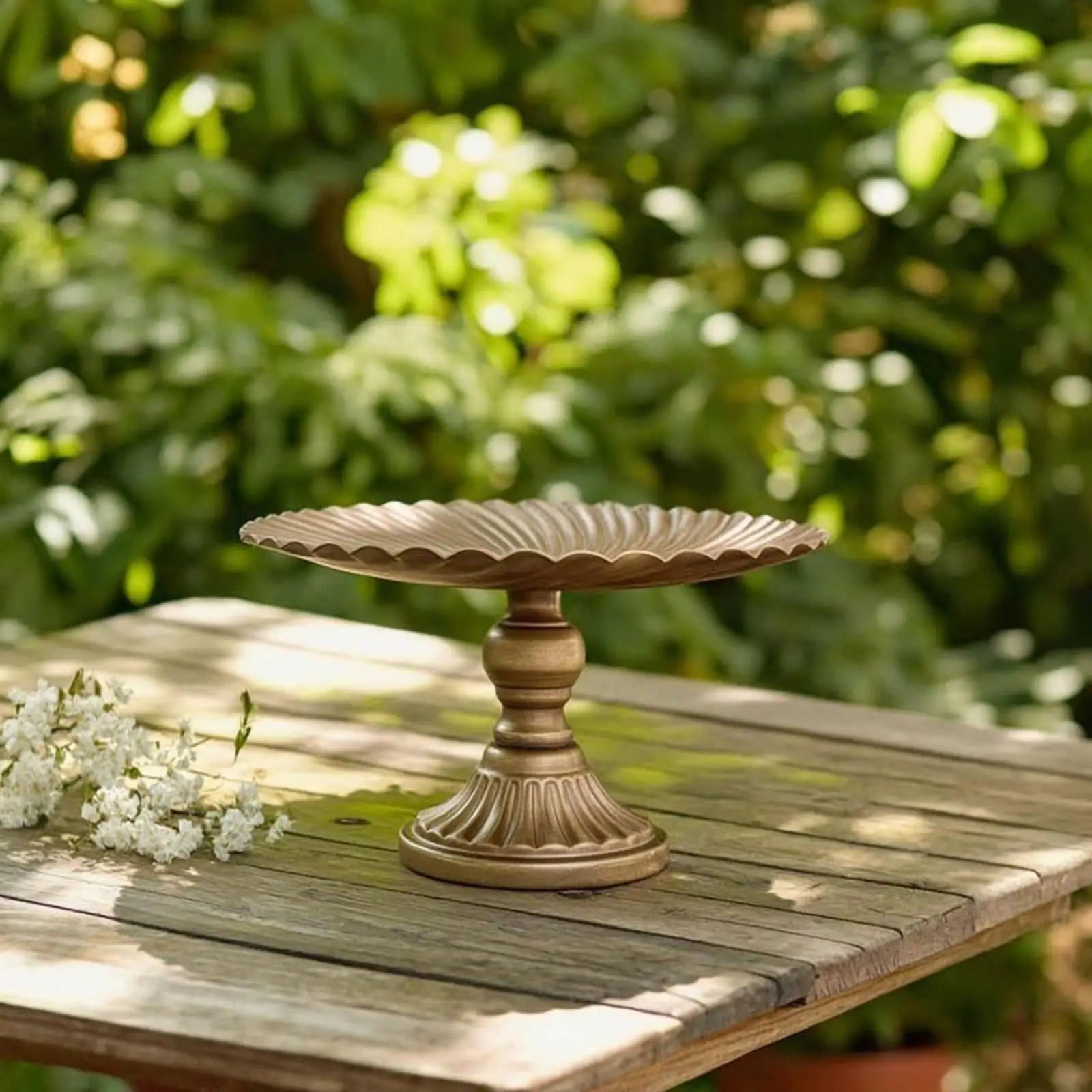 Fluted Metal Pedestal Tray Sturdy Tray with Pedestal Multifunctional Riser