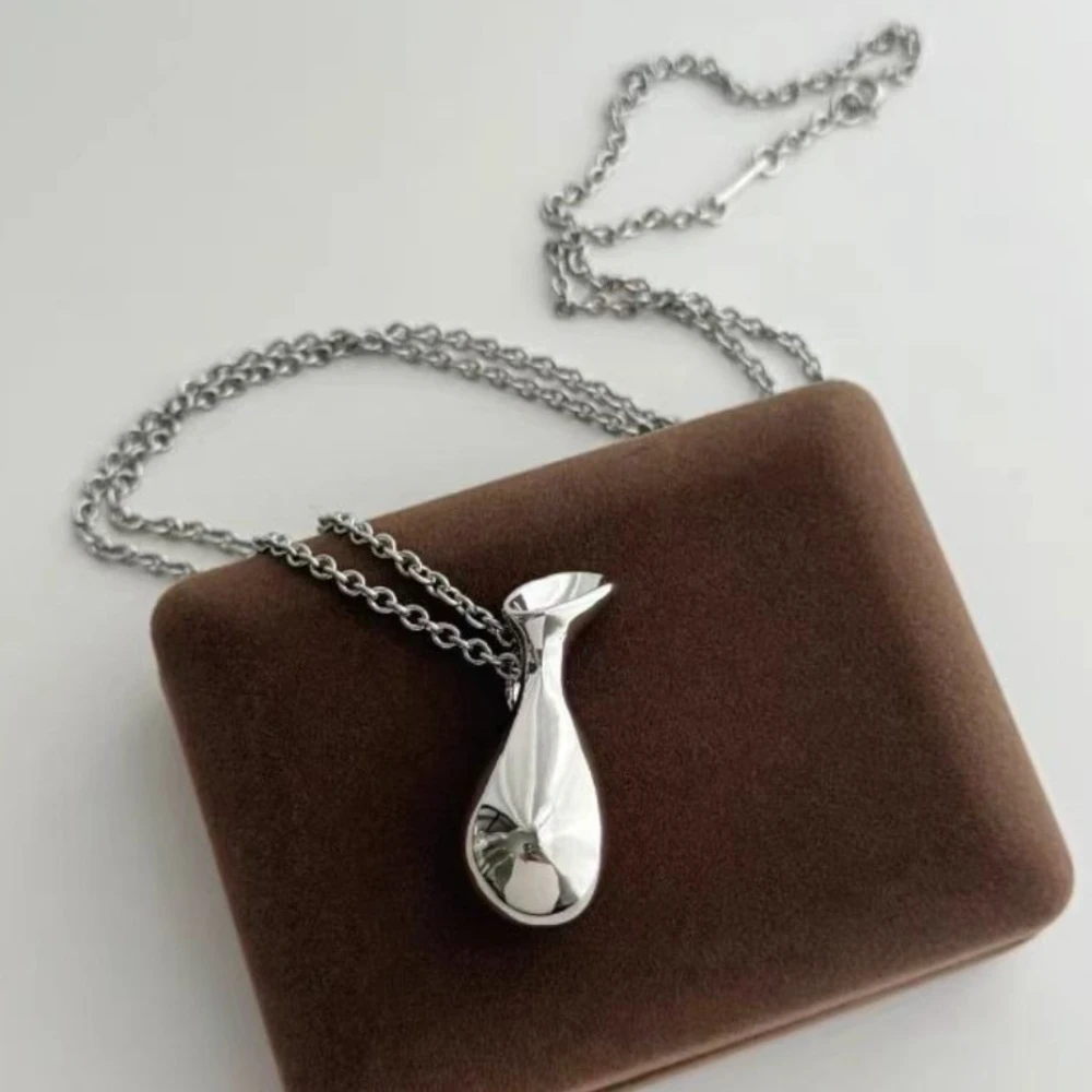Clean Water Bottle Smooth Sweater Chain Copper Women Light Luxury Personalized Versatile Necklaces Fashion Jewelry