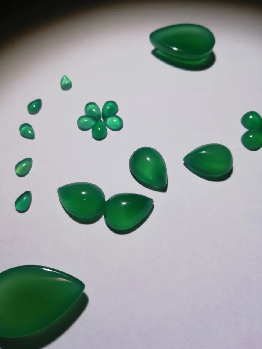 الجملة 10 قطعة الأخضر الوردي العقيق العقيق الخرز 10x14 مللي متر 12x16 مللي متر 13x18 مللي متر الكمثرى قطرة جوهرة كابوشون خاتم الوجه لصنع المجوهرات