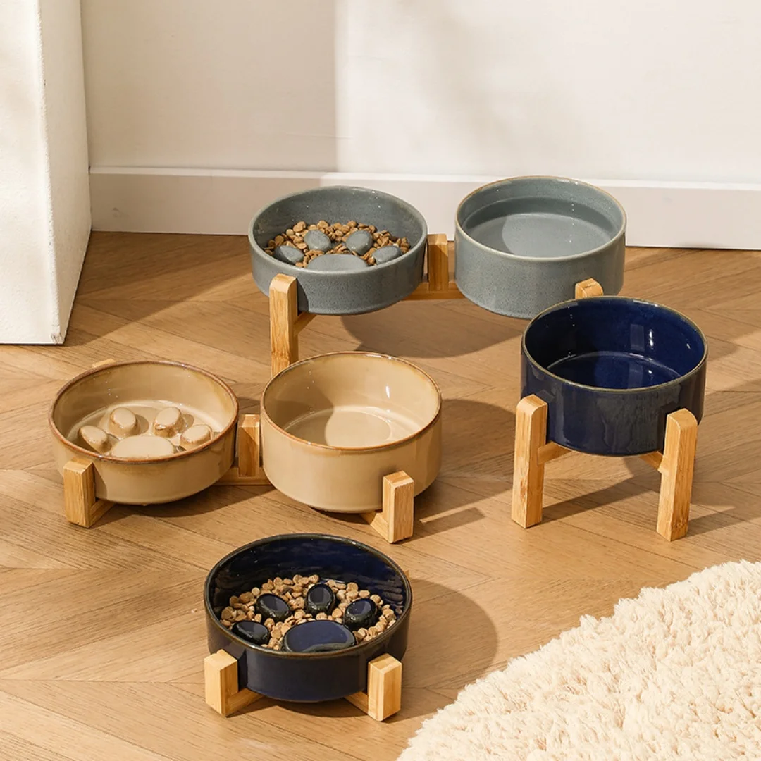 Kiln-Glaze Slow-Feeder Futternapf mit erhöhtem Holzständer, kippsicherer Futter- und Wassernapf für Katzen und Hunde, nackenfreundlicher Fressnapf