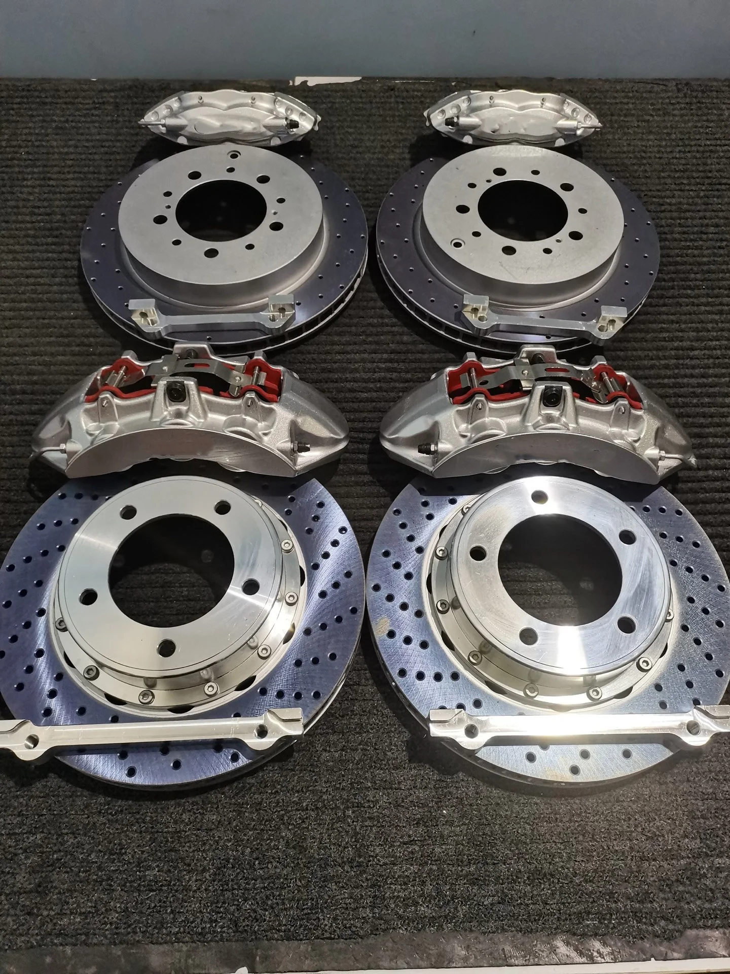 High quality 6-piston brake kit with 335-380mm brake discs, suitable for Ford Mustang, Tesla S Audi A4/A5/A6/Q3/Q5, BMWE46 X5 X4