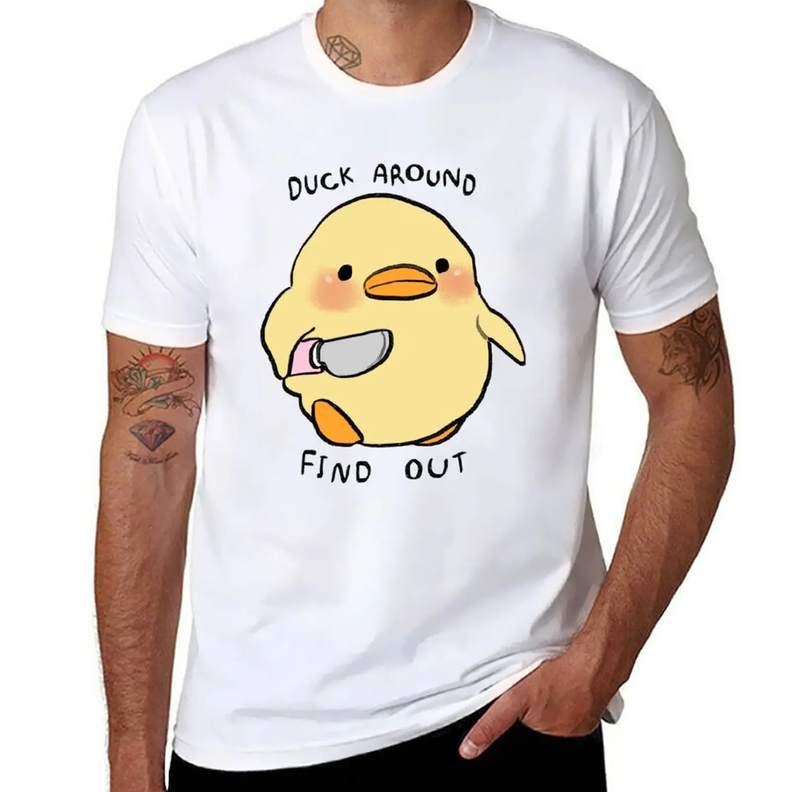 

New I draw small chick with knife meme / duck around find out text T-Shirt vintage t shirt sublime t shirt Men's t shirts