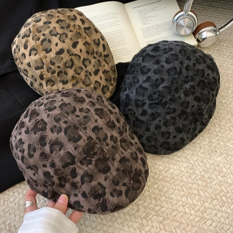 Amerikanische Retro-Leopardenmuster-Mütze für Männer und Frauen, Herbst Y2k Trendige Kurzbrim-Flat-Top-Malermütze – Detail 3