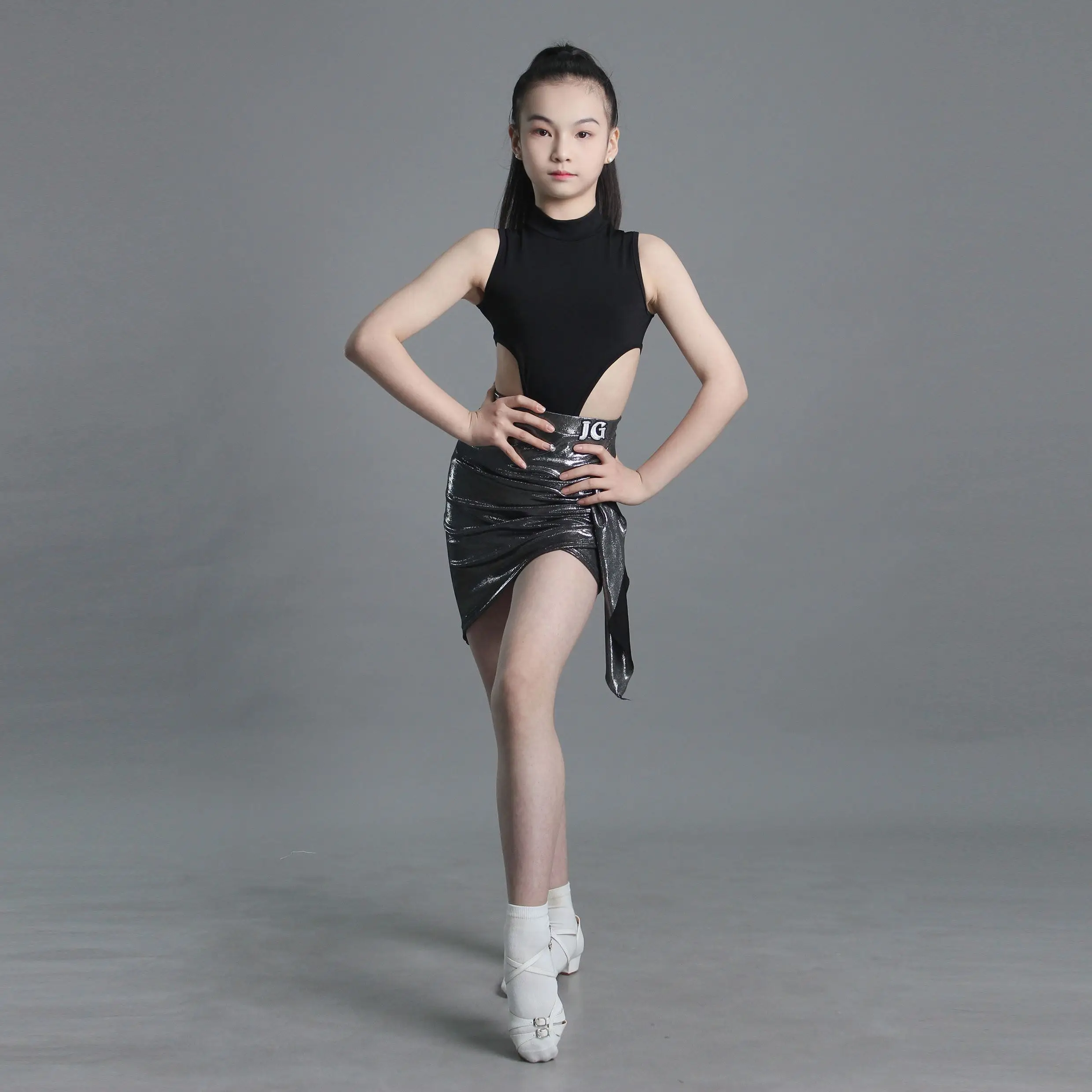 Nieuwe Latin Dans Kostuum Meisjes Prestaties Kleding Zwart Tops Onregelmatige Rok Mouwloze Jurk Rumba Samba Praktijk Slijtage DNV23816